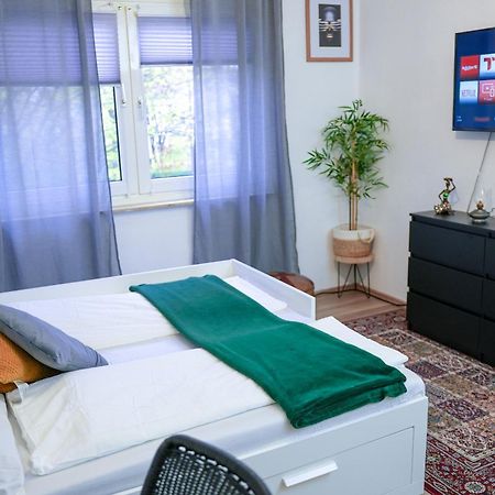 Privatzimmer In Apartment-Gastgeber: Ist Nelson 글라트베크 외부 사진