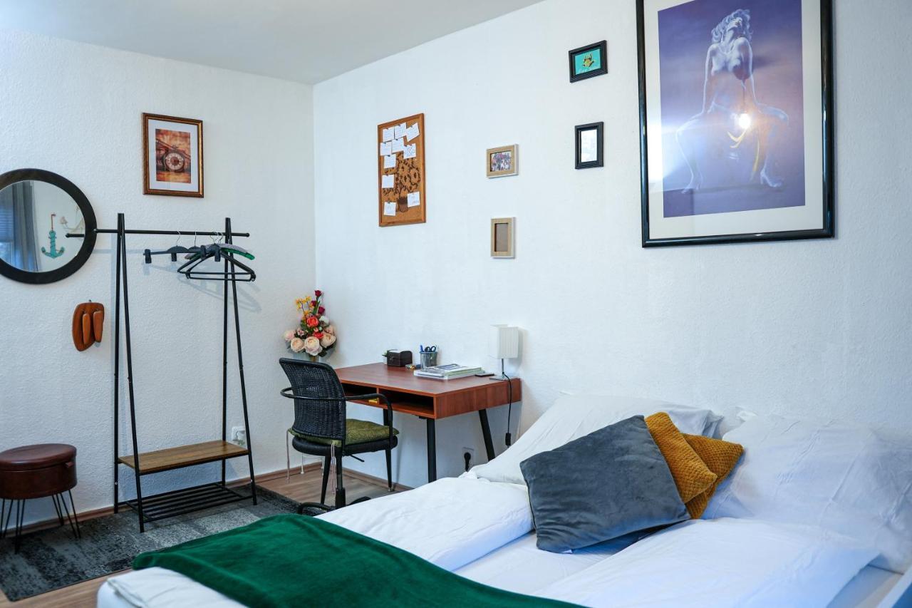 Privatzimmer In Apartment-Gastgeber: Ist Nelson 글라트베크 외부 사진
